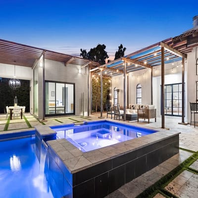 Resort retreat w/heated pool & hot tub