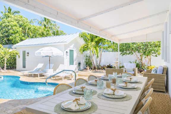 La Luna Oasis - Holiday Home West Palm - Image 1