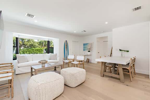 Surf side retreat w/ heated pool & beach steps - Image 1