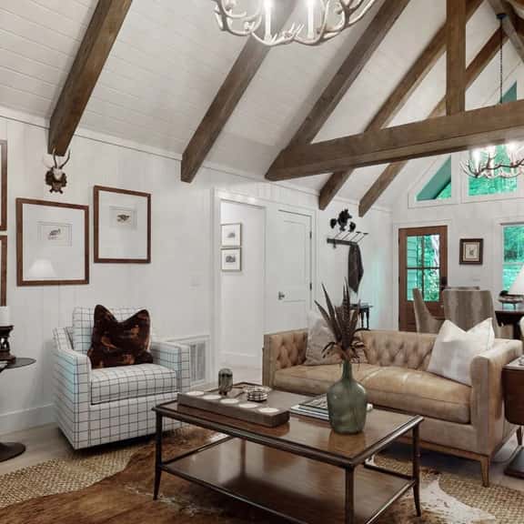 Luxury cabin w/ chef kitchen & two living rooms - Image 1