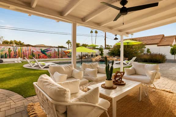 Villa w/heated pool, spa & putt‑putt